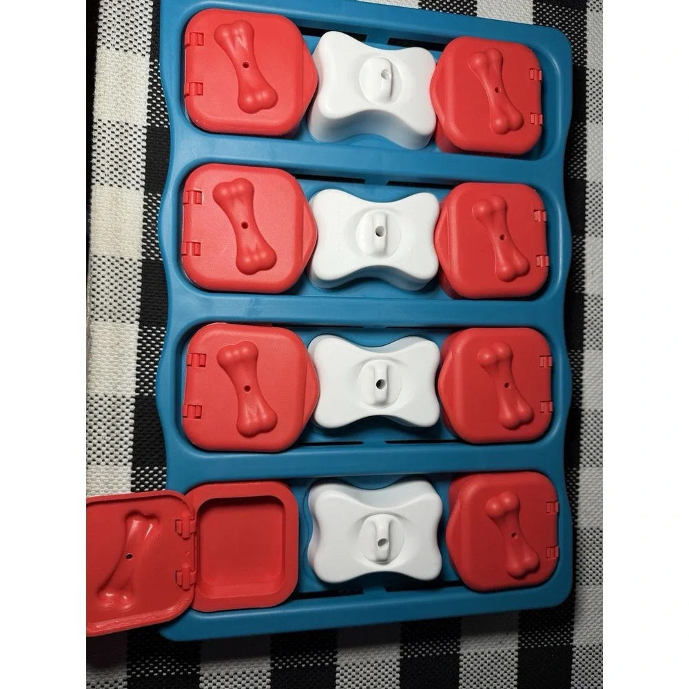 NINA OTTOSSON Outward Hound Level 2 Dog Brick Flip, Slide & Treat Puzzle‎ Toy